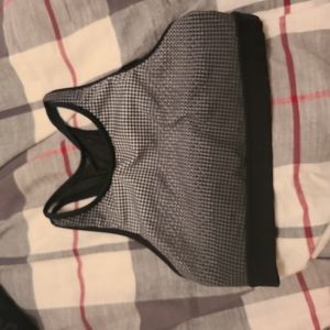 Gap fit sports bra